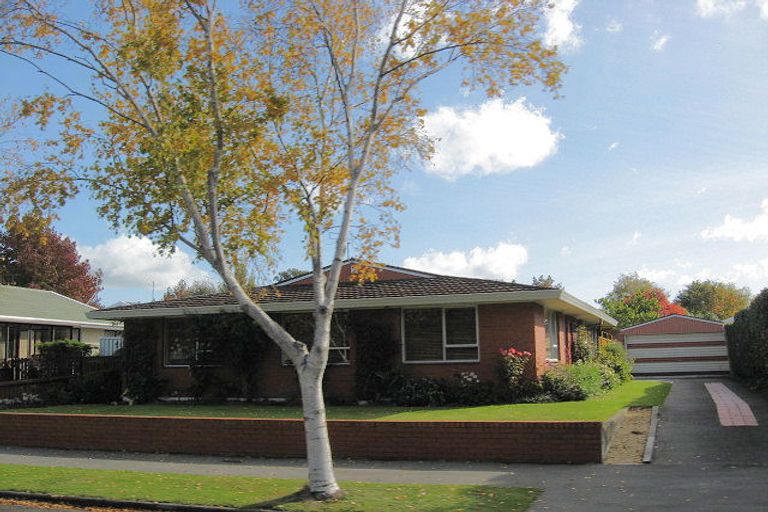 Photo of property in 66 Solway Avenue, Ilam, Christchurch, 8041