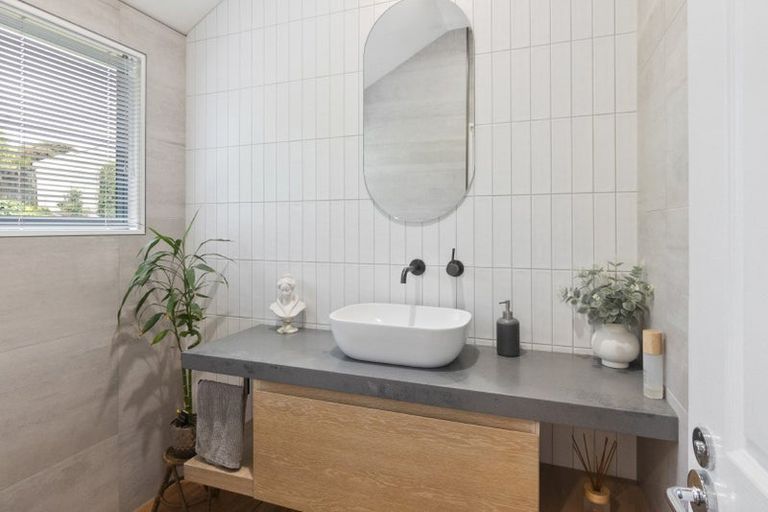 Photo of property in 2 Minchin Crescent, St Andrews, Hamilton, 3200