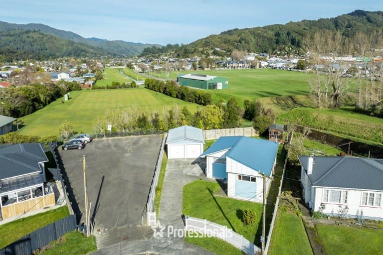 Photo of property in 18 Heath Street, Wainuiomata, Lower Hutt, 5014