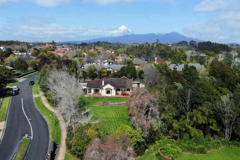 Photo of property in 26 Shelter Grove, Frankleigh Park, New Plymouth, 4310
