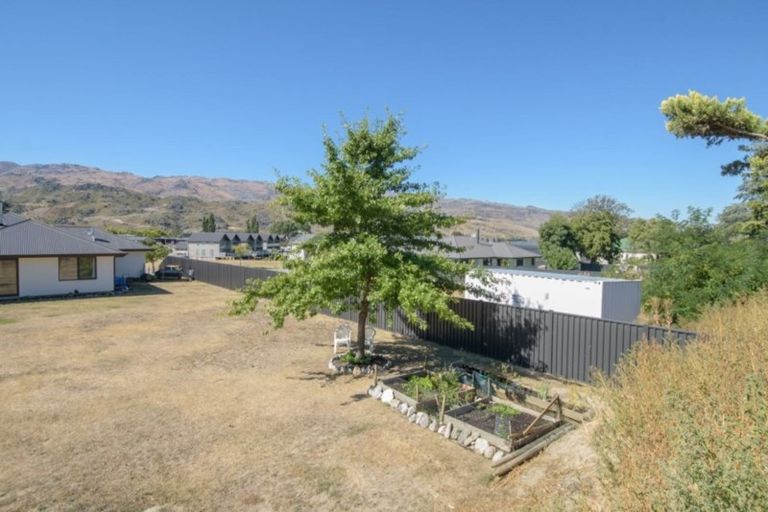 Photo of property in 8 Perriam Place, Mount Pisa, Cromwell, 9383