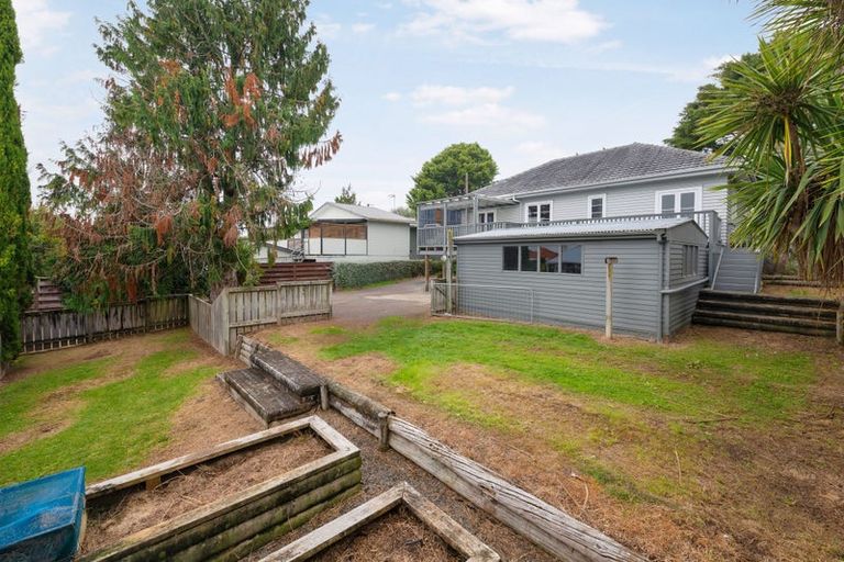 Photo of property in 36 Forest Lake Road, Forest Lake, Hamilton, 3200