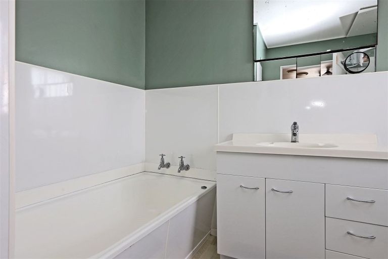 Photo of property in 6/209 Charles Street, Saint Leonards, Hastings, 4120