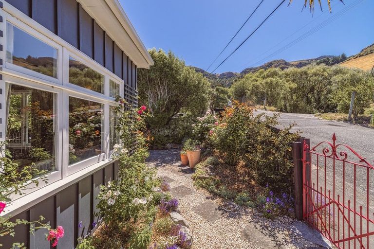 Photo of property in 17 Brenchley Road, Lyttelton, 8082