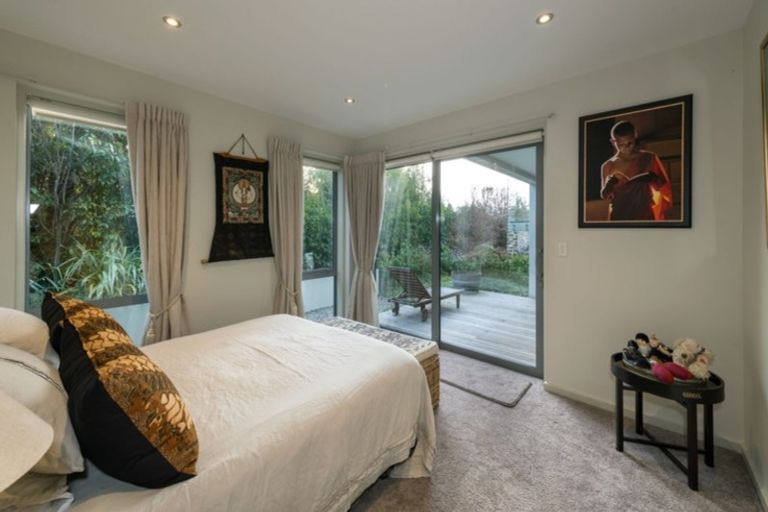 Photo of property in 28 Kennedy Crescent, Wanaka, 9305