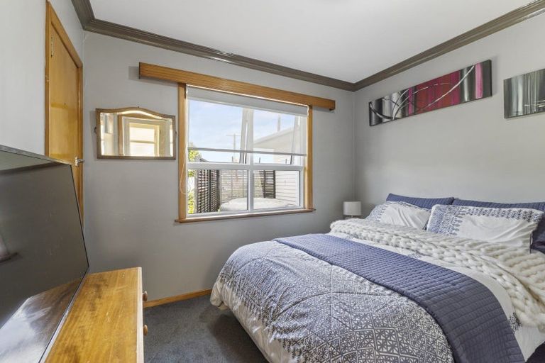 Photo of property in 19 Freyberg Street, Levin, 5510