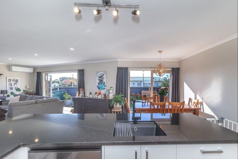 Photo of property in 166 Bartholomew Road, Levin, 5510