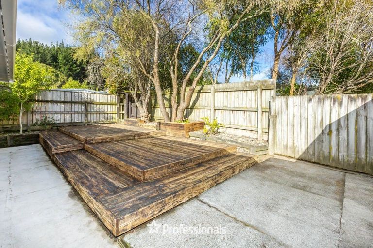 Photo of property in 7 Garth Lane, Maoribank, Upper Hutt, 5018