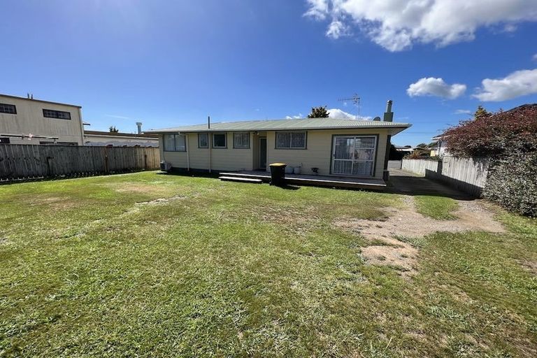 Photo of property in 14 Bledisloe Street, Levin, 5510
