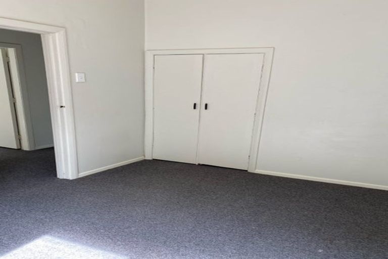 Photo of property in 7 Hampton Hill Road, Tawa, Wellington, 5028