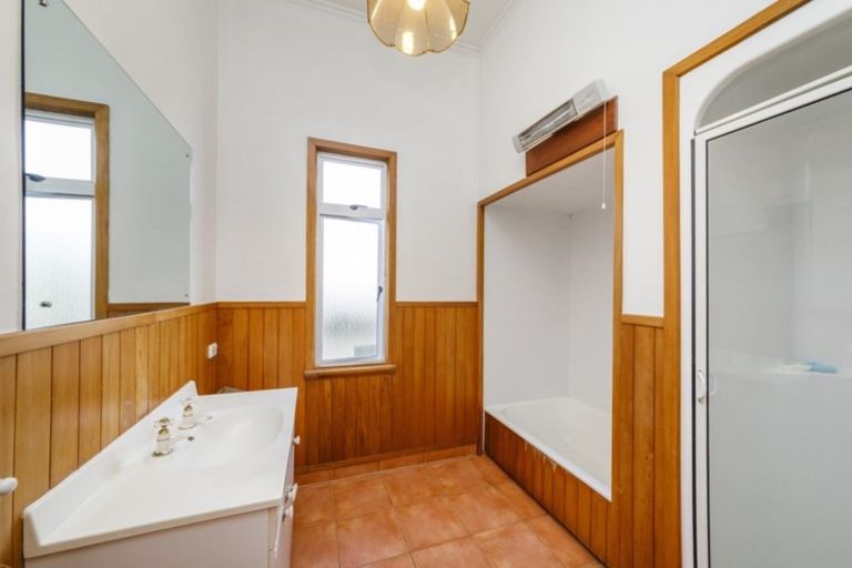 Photo of property in 1 Ngaio Street, West End, Palmerston North, 4412