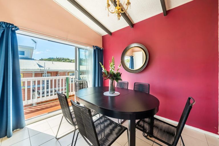 Photo of property in 6 Haast Close, Kelson, Lower Hutt, 5010