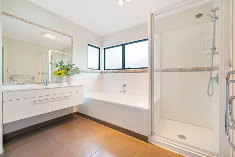 Photo of property in 19 Summerfield Lane, Albany, Auckland, 0632