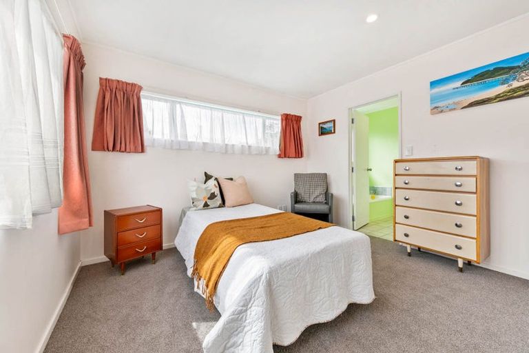 Photo of property in 678 Te Atatu Road, Te Atatu Peninsula, Auckland, 0610