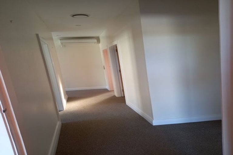 Photo of property in 82 Mortimer Terrace, Brooklyn, Wellington, 6021