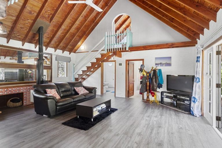 Photo of property in 21 Waimanu Place, Point Wells, Warkworth, 0986