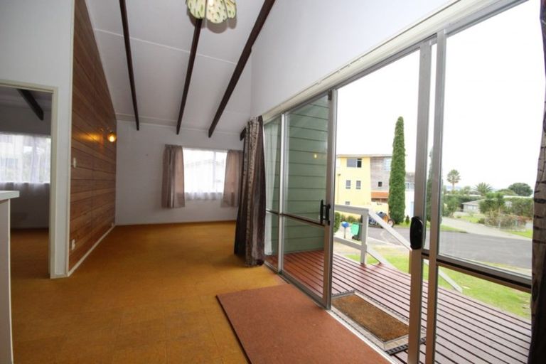 Photo of property in 9 Sunlight Promenade, Snells Beach, 0920