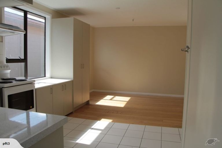 Photo of property in 4112 Great North Road, Glen Eden, Auckland, 0602