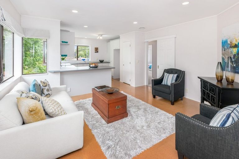 Photo of property in 2/24 Parkhill Road, Mellons Bay, Auckland, 2014