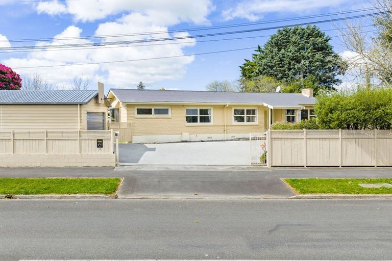 Photo of property in 2 Carrington Avenue, Hillcrest, Hamilton, 3216