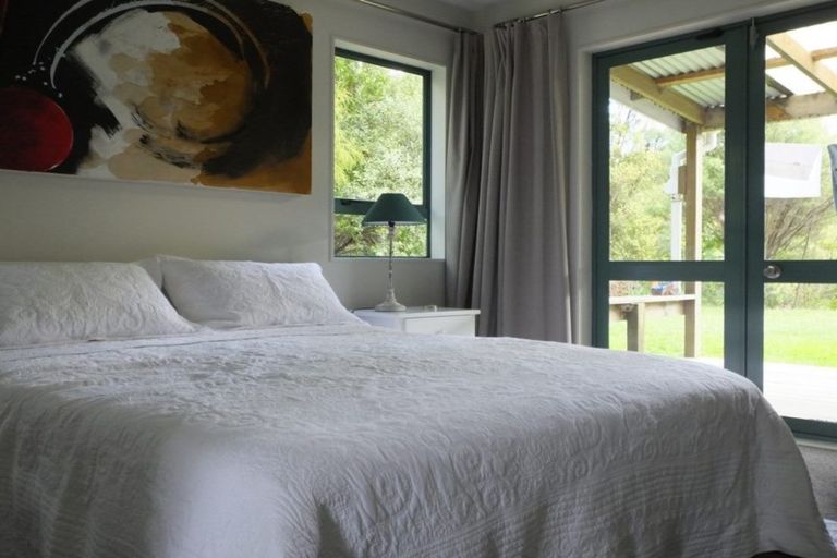 Photo of property in 330 Cowan Bay Road, Pohuehue, Warkworth, 0983