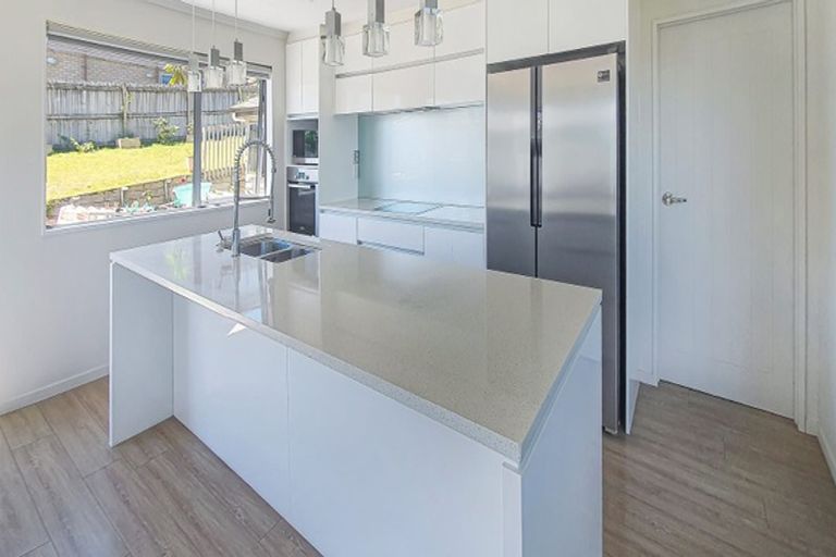 Photo of property in 77 Totara Views Drive, Silverdale, 0932