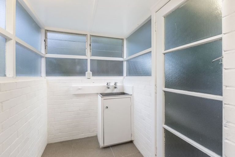 Photo of property in 1/303 Rangatira Road, Beach Haven, Auckland, 0626