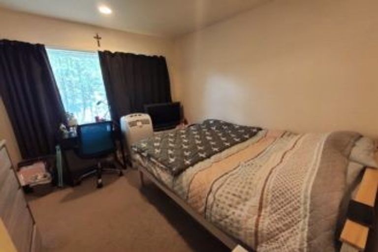 Photo of property in 1/40 Edgeworth Road, Glenfield, Auckland, 0629