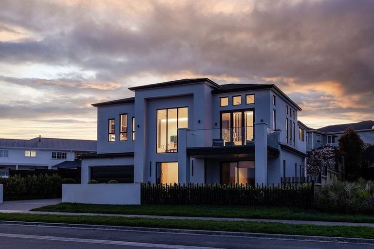 Photo of property in 112 Arran Point Parade, Orewa, 0931