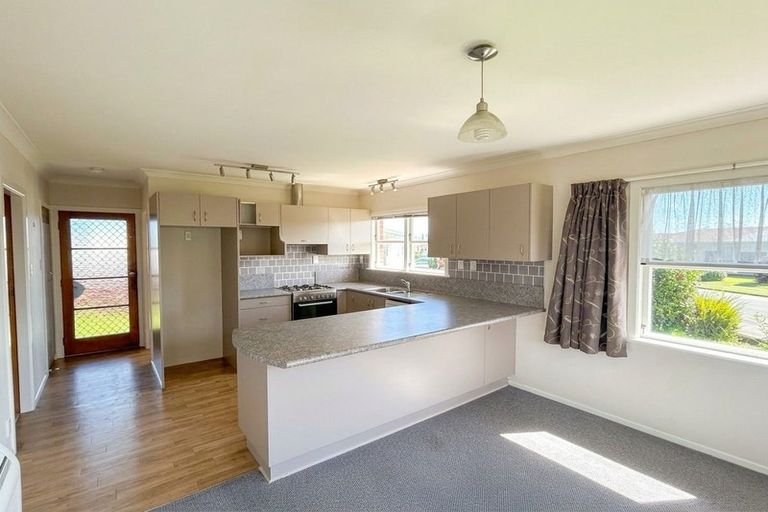 Photo of property in 36 Karaka Crescent, Levin, 5510