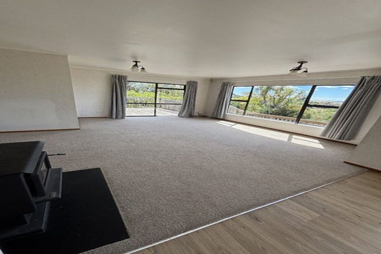 Photo of property in 22 Coster Road, Muriwai, Waimauku, 0881