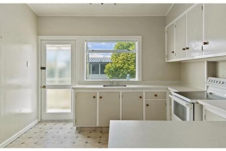 Photo of property in 120 Lincoln Road, Addington, Christchurch, 8024