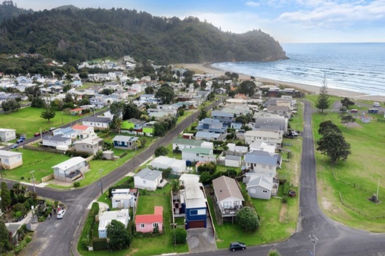 Photo of property in 18 Brighton Road, Waihi Beach, 3611