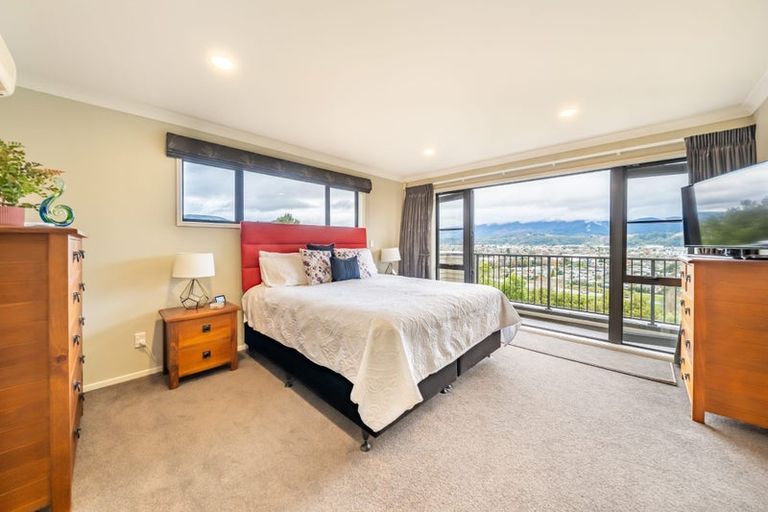 Photo of property in 9 Colin Guppy Crescent, Riverstone Terraces, Upper Hutt, 5018