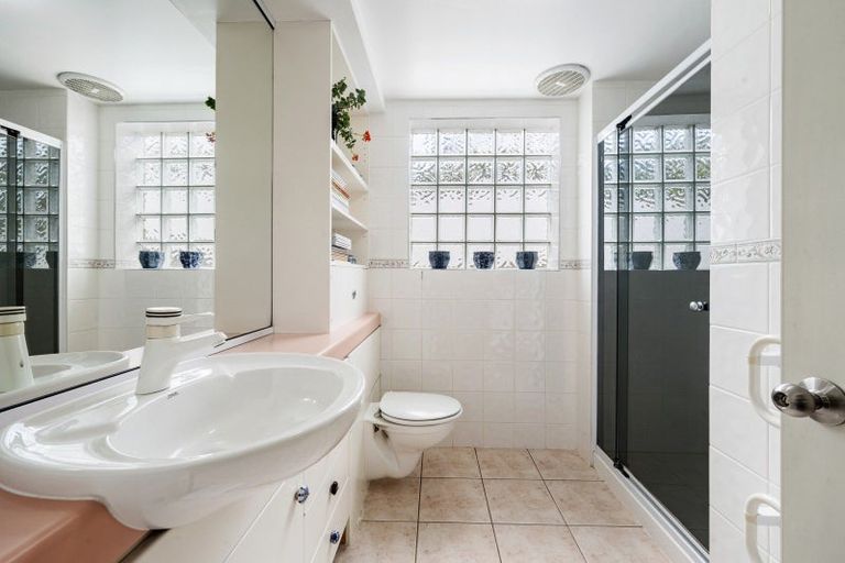 Photo of property in 1/13 Takutai Avenue, Bucklands Beach, Auckland, 2012