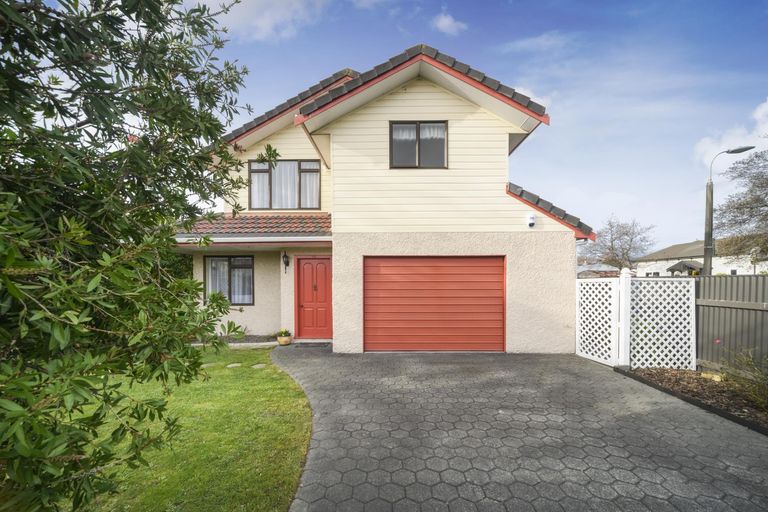Photo of property in 73 Wood Street, Takaro, Palmerston North, 4410