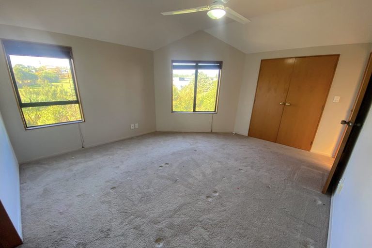 Photo of property in 2/60 Centorian Drive, Windsor Park, Auckland, 0632