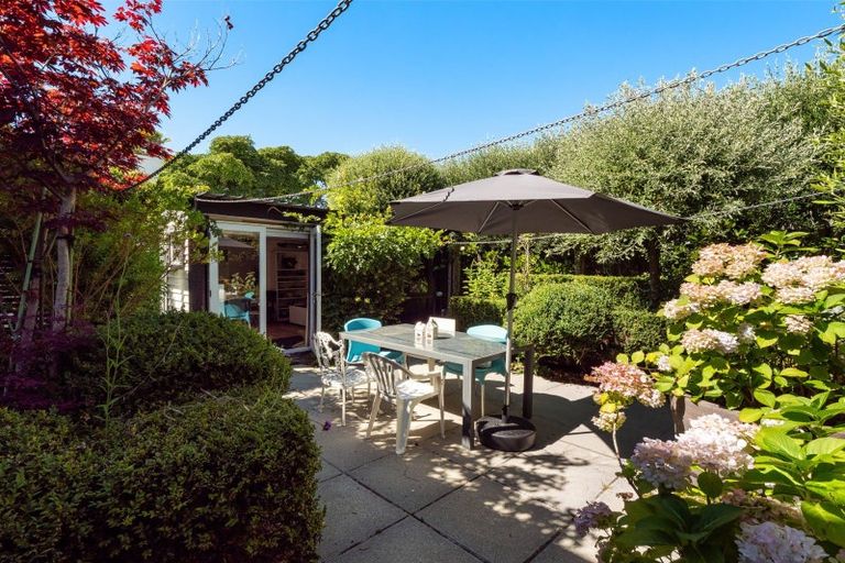 Photo of property in 93 Marine Parade, Mount Maunganui, 3116