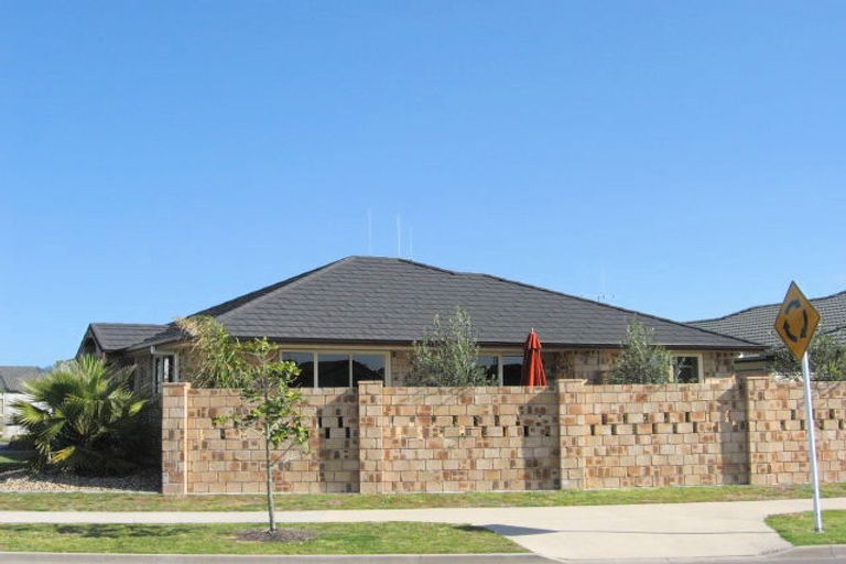 Photo of property in 10 Oriental Parade, Papamoa Beach, Papamoa, 3118