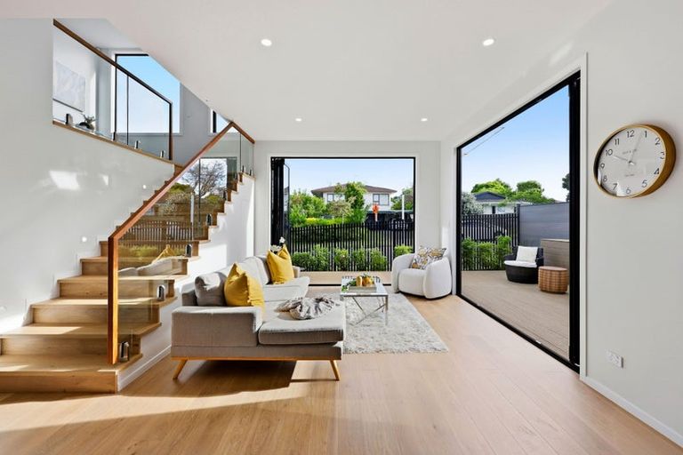 Photo of property in 23b Sorrel Crescent, Bucklands Beach, Auckland, 2012