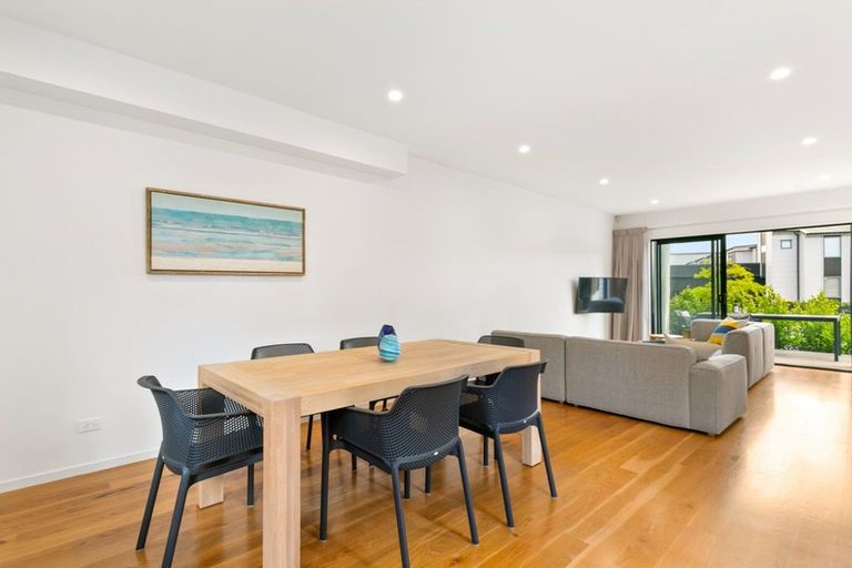 Photo of property in 76 Ashley Avenue, Long Bay, Auckland, 0630