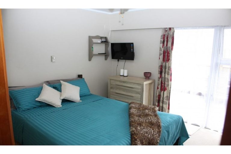 Photo of property in 13a Cross Street, Regent, Whangarei, 0112