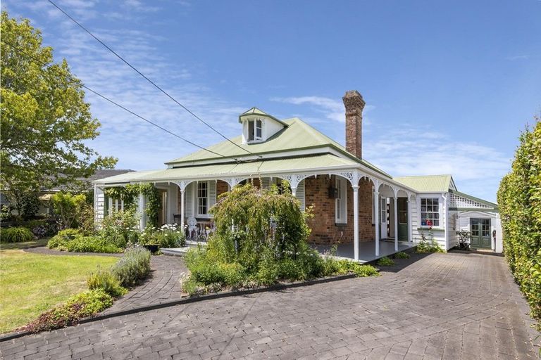 Photo of property in 159 Bleakhouse Road, Mellons Bay, Auckland, 2014