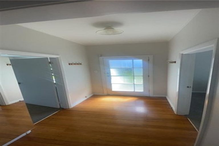 Photo of property in 76 Bell Road, Waiwhetu, Lower Hutt, 5010