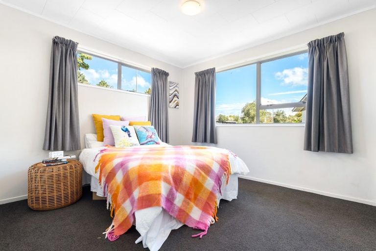 Photo of property in 95 Riverpark Crescent, Henderson, Auckland, 0610