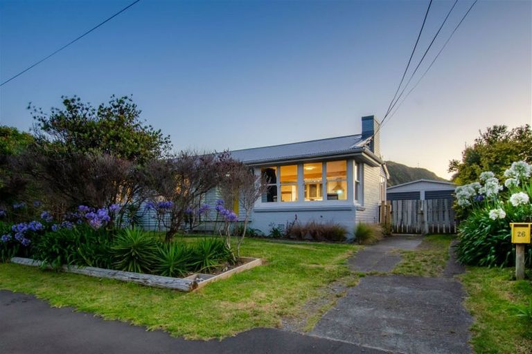 Photo of property in 26 Te Miti Street, Paekakariki, 5034