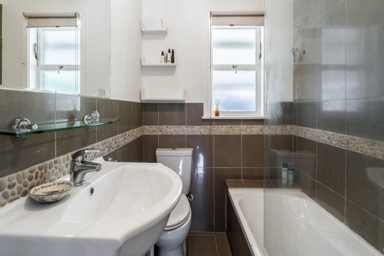 Photo of property in 2/63 Killarney Street, Takapuna, Auckland, 0622