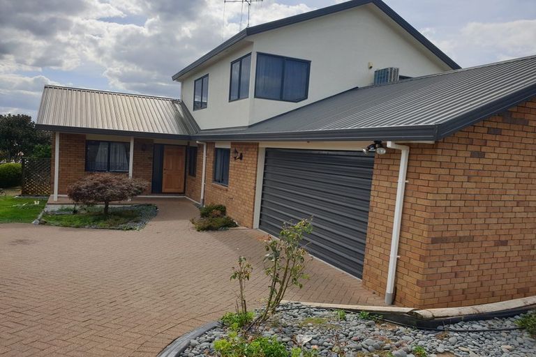 Photo of property in 27 Rosehill Place, Nawton, Hamilton, 3200