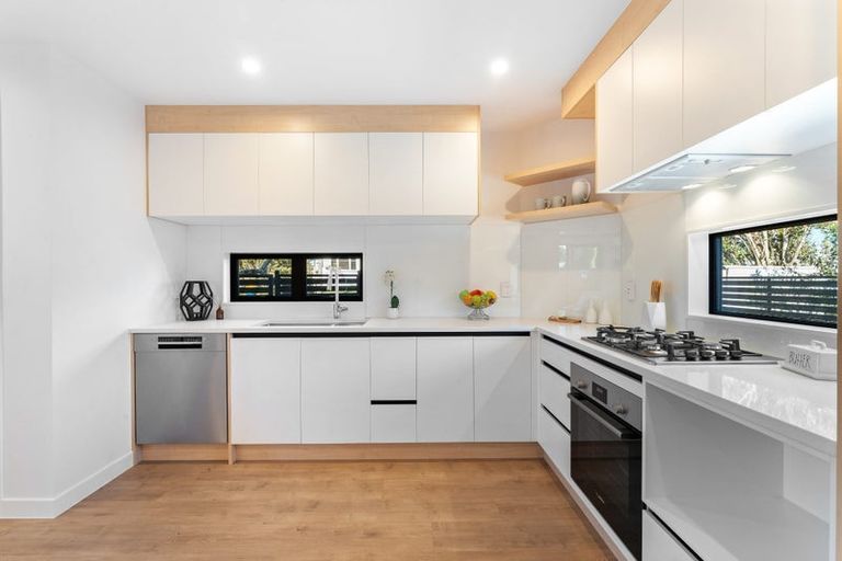 Photo of property in 8b Rowan Terrace, Te Atatu South, Auckland, 0610