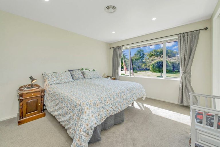 Photo of property in 17 Bridge Street, Southbridge, 7602